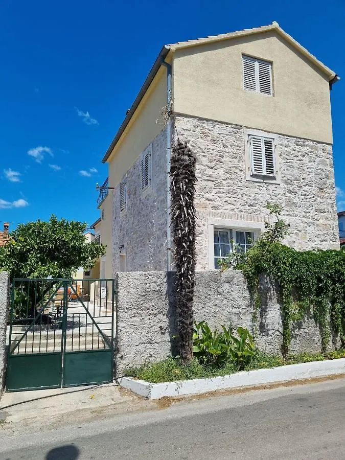 Apartmani Barbarosa  Sveti Filip i Jakov