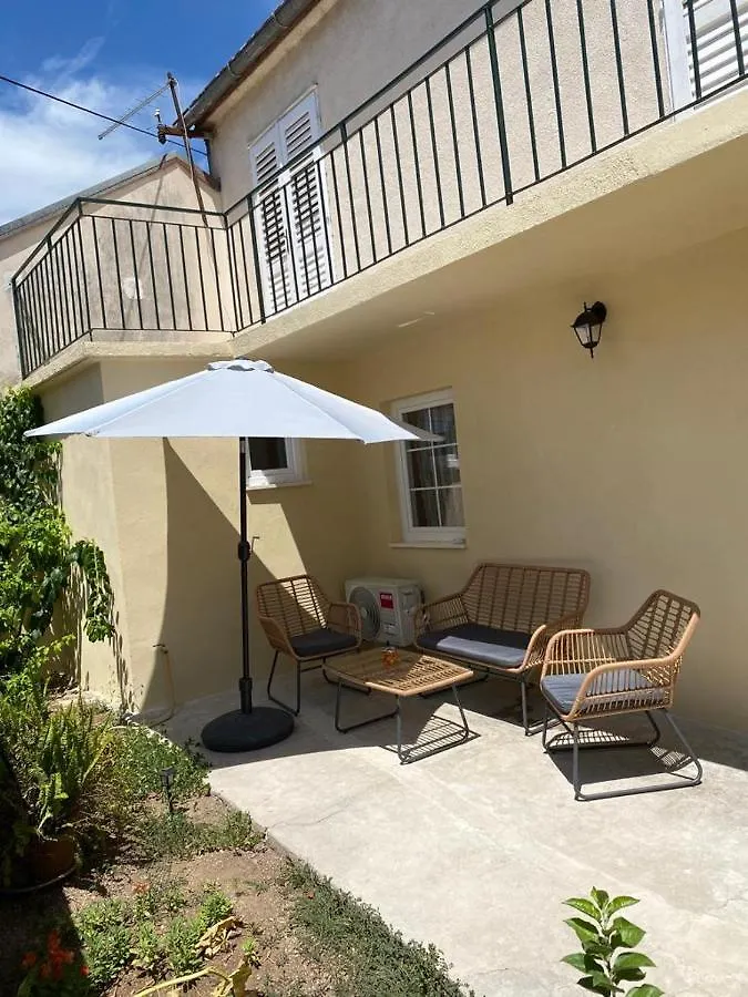 Apartmani Barbarosa  Sveti Filip i Jakov